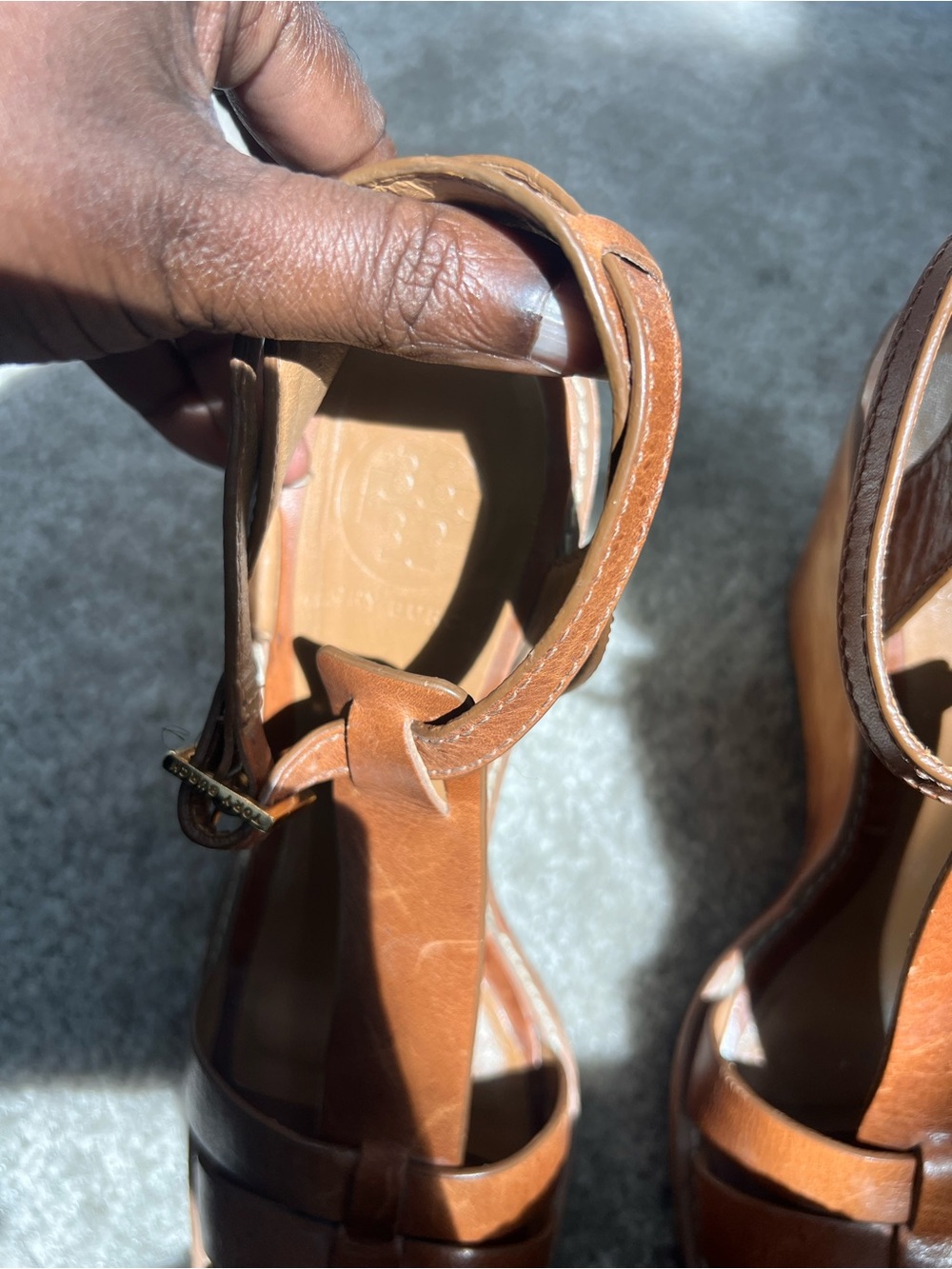 Tory Burch Brown Cognac Leather Wedge Sandals Wooden Heel Strappy Ankle Strap 9 - Picture 9 of 11
